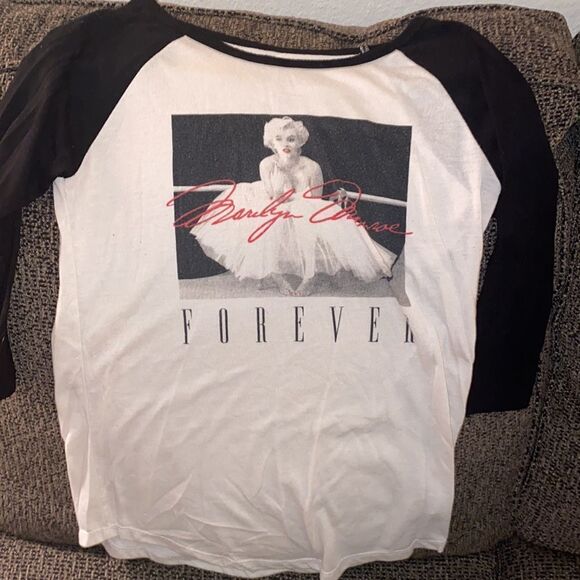 ✨ Unisex Marilyn Monroe Forever Charcoal/Black Raglan Baseball T-Shirt ✨ - Picture 2 of 4